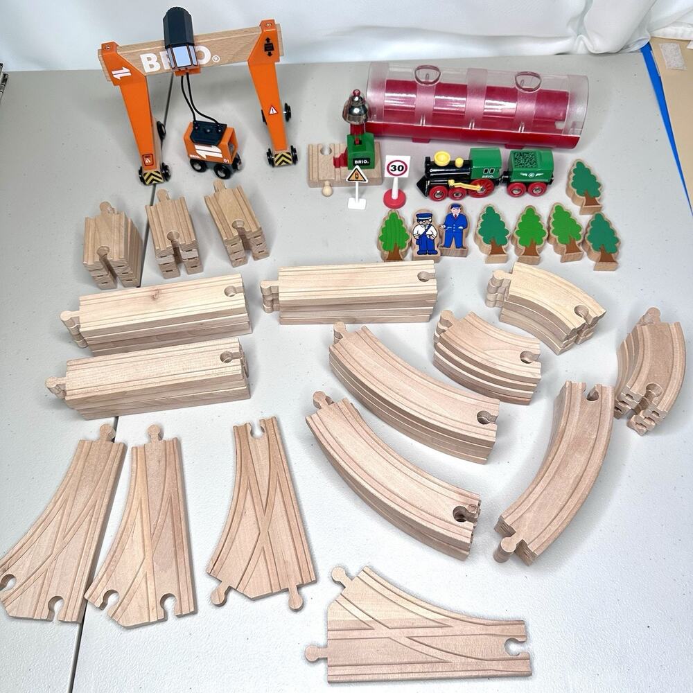 Brio Gantry Crane, Tunnel Steam Train, Magnetic Bell Signal & 52 Wooden Tracks